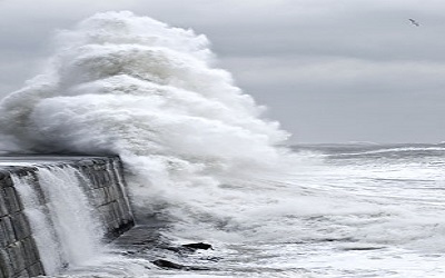 Wave Run Up and Reflection on Tridimensional Virtual Breakwater